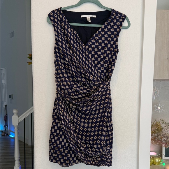 Diane Von Furstenberg Dresses & Skirts - Diane Von Furstenberg Navy and Beige Star Mini Dress